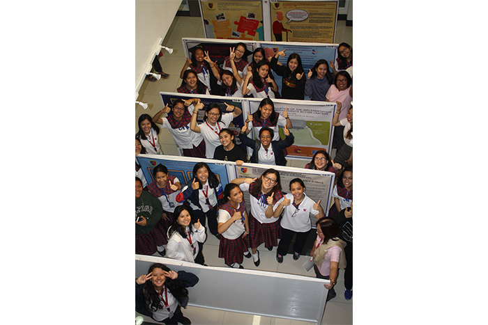 5-Gr12-students-with-their-posters