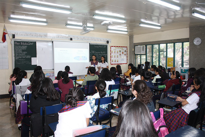 8-Gr12-students-give-a-talk-on-how-to-be-an-upstander
